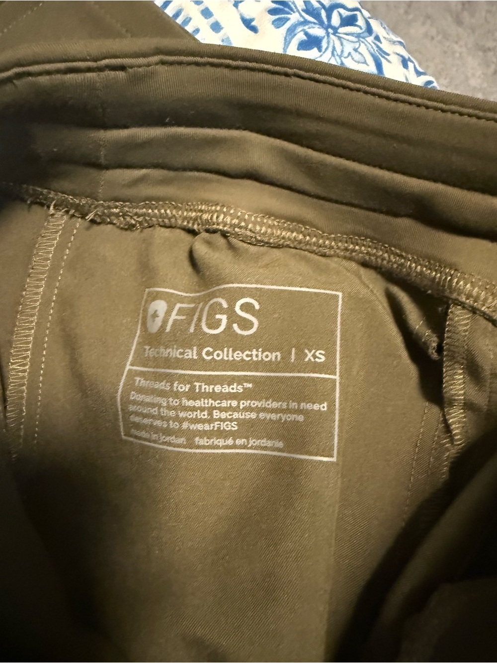Figs Spruce Green Scrub Set - Top & Pants NWOT XS - Picture 2 of 5